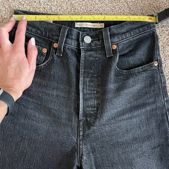 Levi's Black Ribcage Straight Ankle Jeans Size 24 - Picture 2 of 5